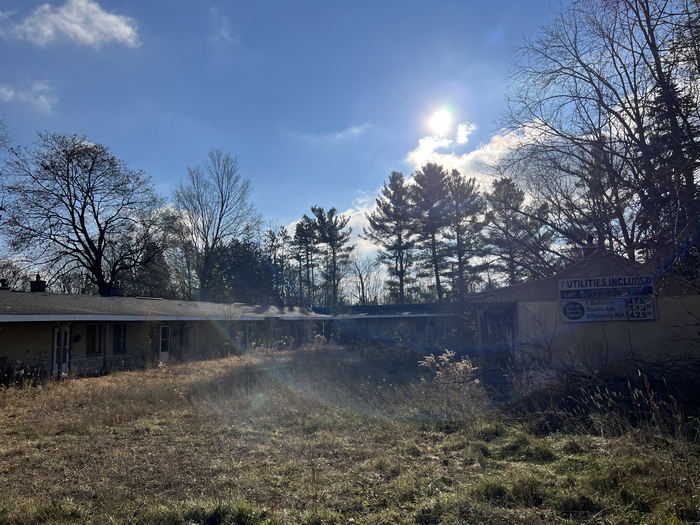 Star Lite Motel - Nov 25 2022 (newer photo)